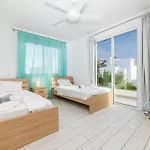 Bay #12 Villa